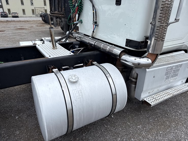 2016-international-9900i-image-11