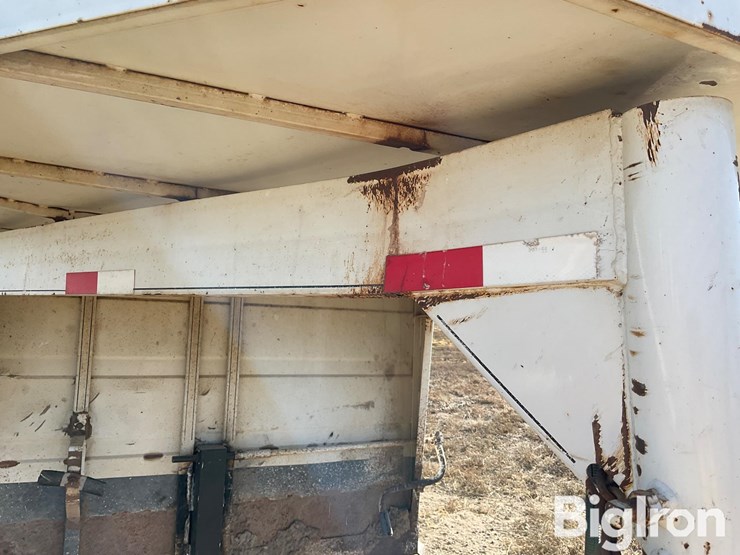 1999-titan-trailer-image-16