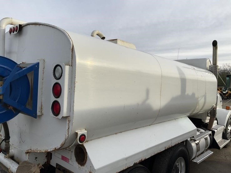 2012-kenworth-t800-image-8