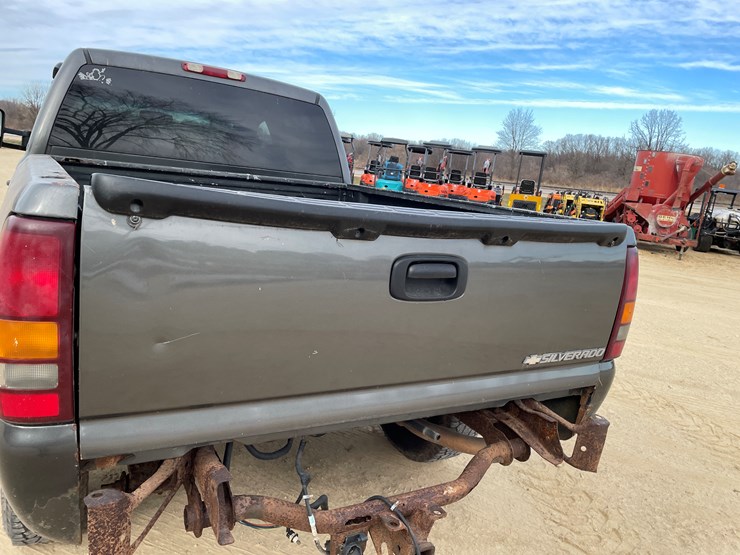 chevrolet-silverado-1500hd-image-30