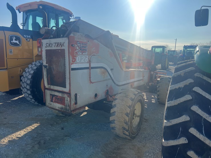 sky-trak-5028-image-6