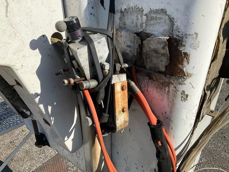 2001-international-4900-image-83