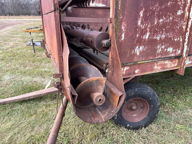 #200-•-forage-king-14"-chopper-box-(boyceville,-wi)-image-13