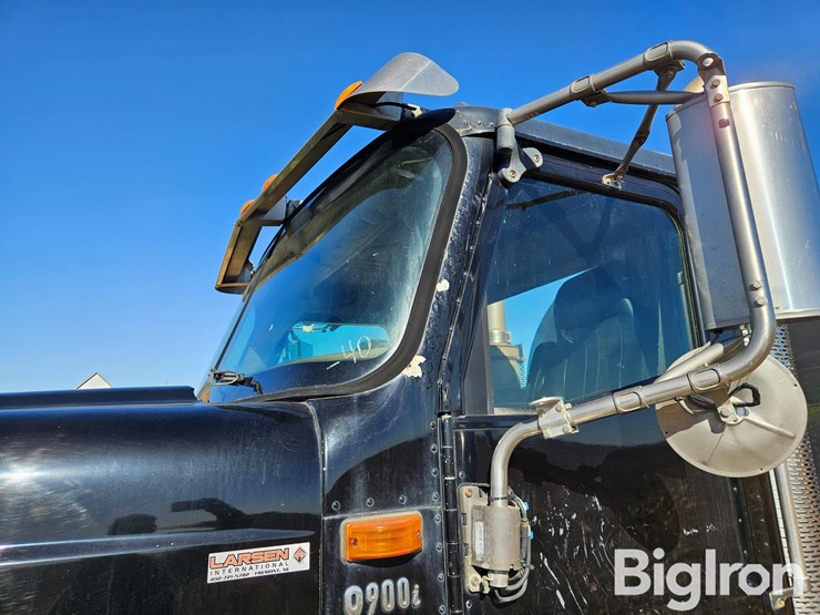 international-9900-image-19