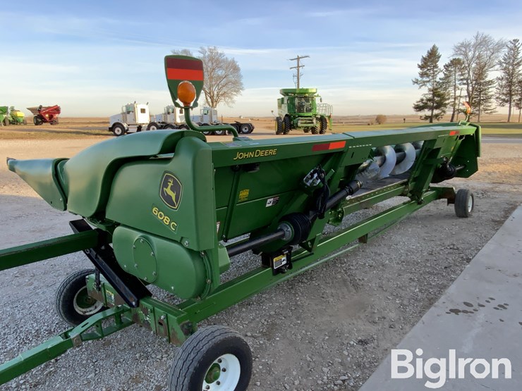 2010-john-deere-608c-image-7