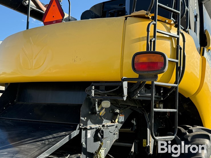 new-holland-cr960-image-18