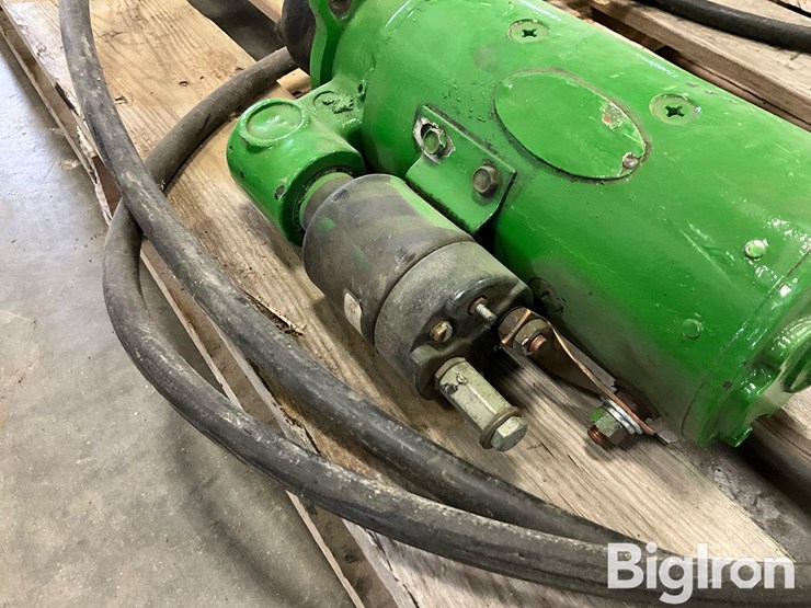 john-deere-3020-image-10