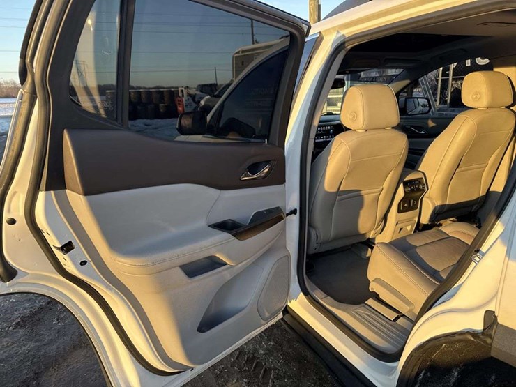 2017-gmc-acadia-slt-image-14