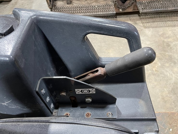 2014-bomag-bw900-50-image-28