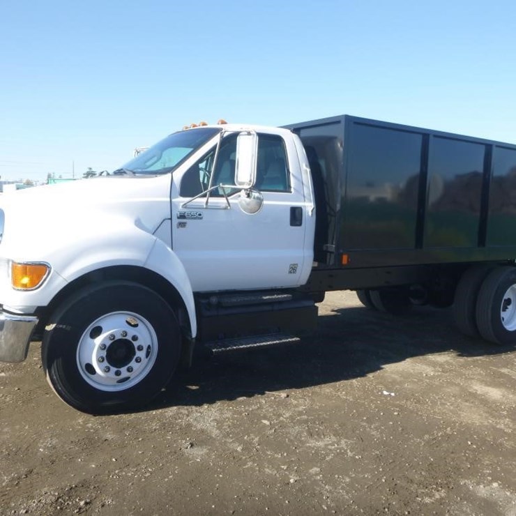 2013 FORD F650