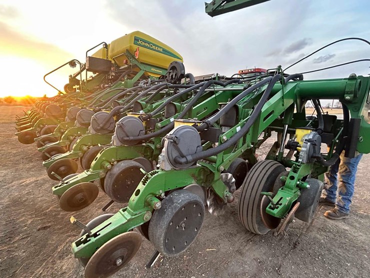 john-deere-1790-image-13