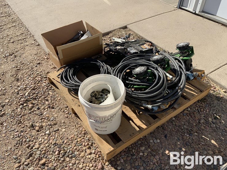 john-deere-16-image-5