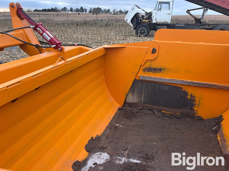 2008-big-dog-8-yard-forced-ejection-pull-type-scraper-image-13