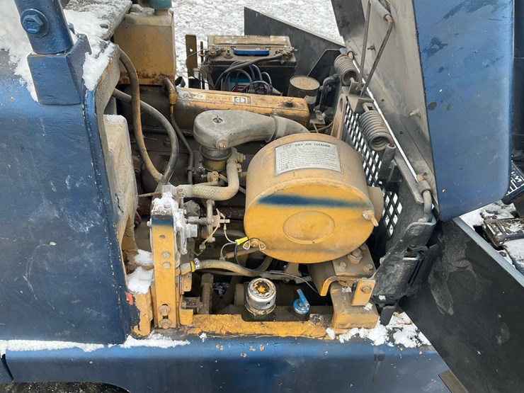 #1354-•-caterpillar-t80b-forklift-image-56