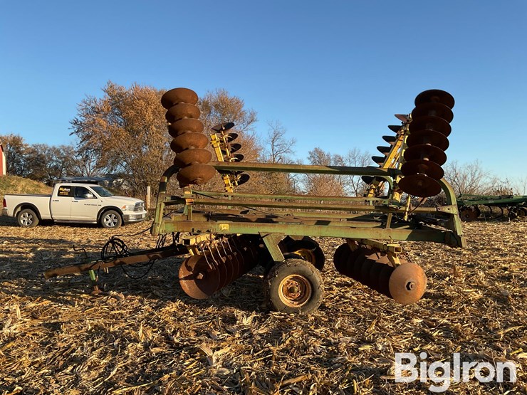 john-deere-230-image-8