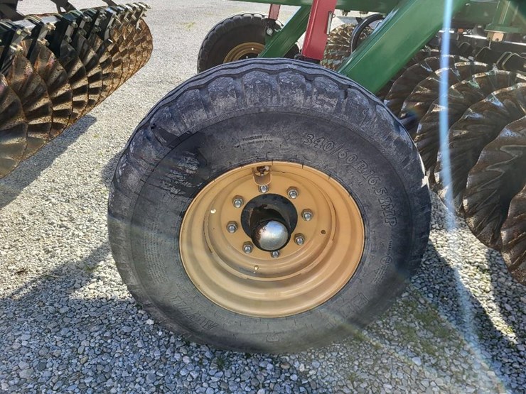 2022-great-plains-1000tm-image-16