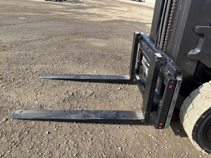 2020-toyota-8fg35u-image-9