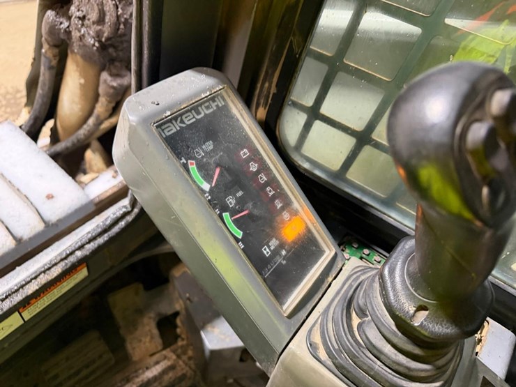 takeuchi-tl250-image-23