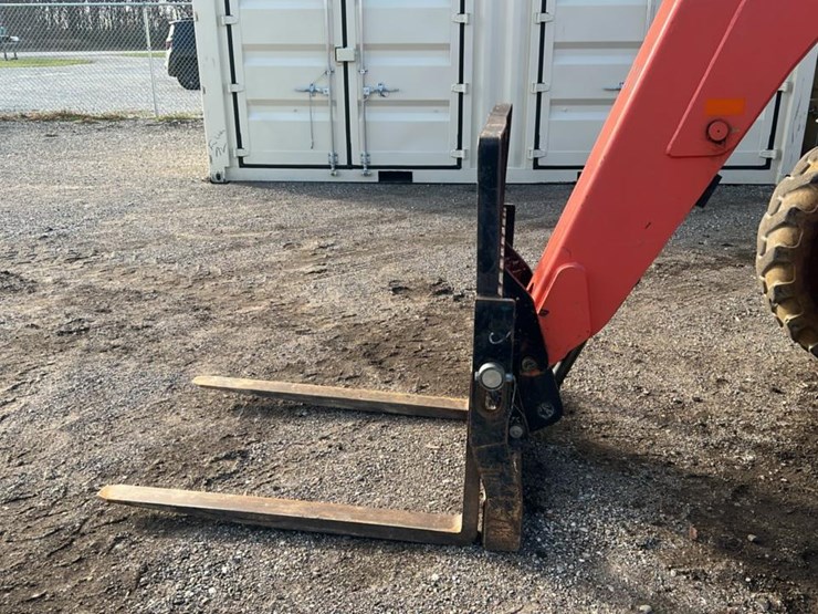 2005-lull-644e-42-image-52