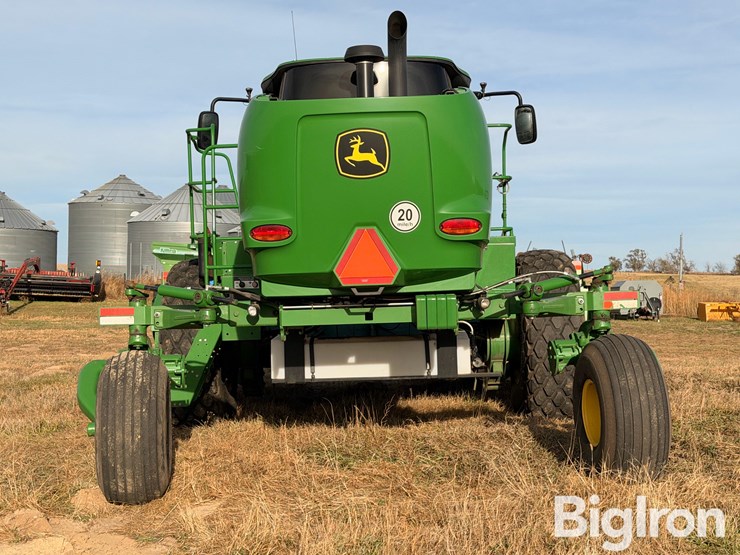 2021-john-deere-w235-image-6