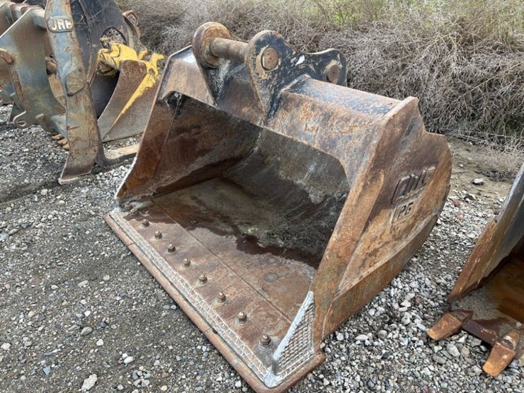 cws-56"-muck-bucket-image-2