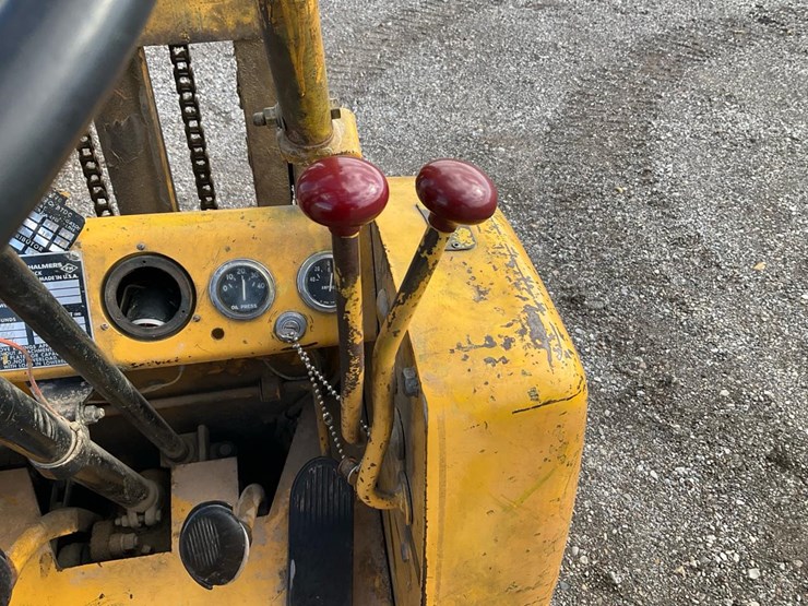 #1351-•-allis-chalmers-forklift-image-36