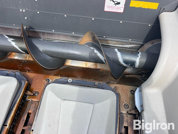 2010-gleaner-gl3000-6-6r30”-corn-head-image-15