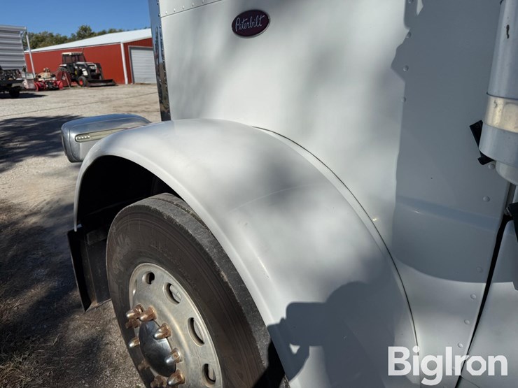 2008-peterbilt-388-image-13