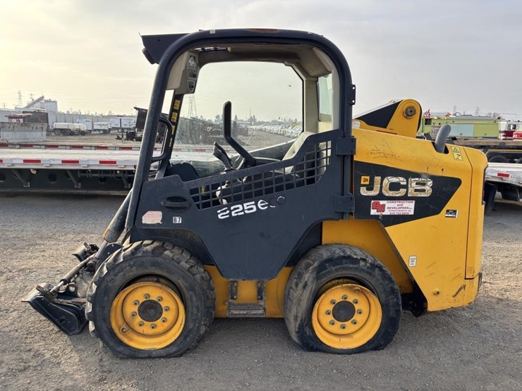 2012-jcb-225-image-5