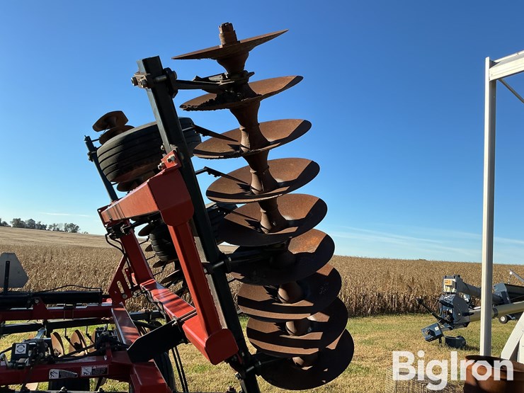 case-ih-370-image-19