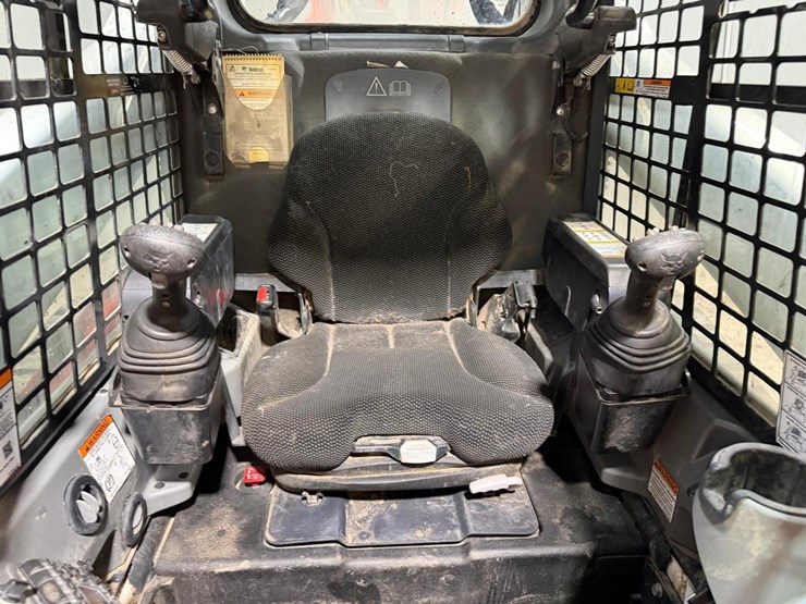 bobcat-t740-image-21