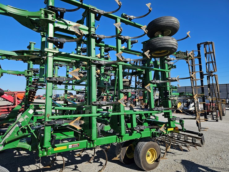 john-deere-2210-image-6