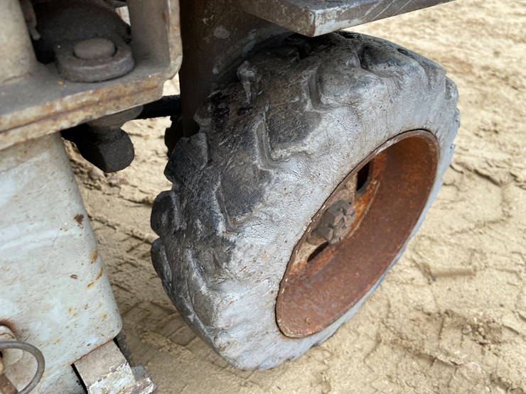 #300-•-1996-mec-scissor-lift-image-32