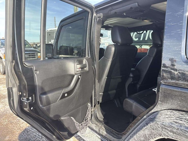 2012-jeep-wrangler-image-14