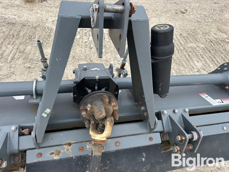 caterpillar-12-image-15