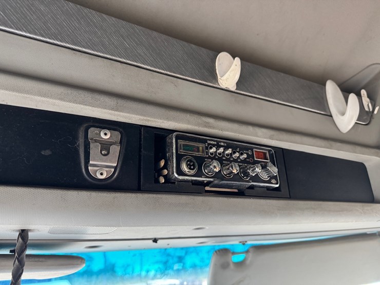 2016-kenworth-t680-image-28