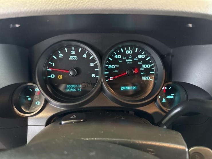 2012-chevrolet-silverado-1500-image-21