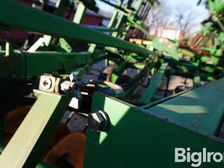 john-deere-726-image-16