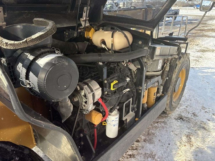 2019-caterpillar-255-image-21