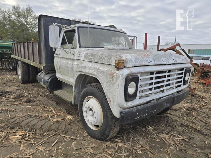 ford-f700-image-5