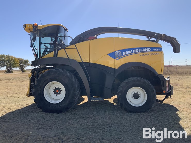 new-holland-fr850-image-8