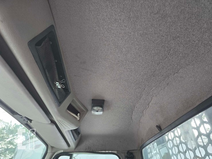 international-4700-image-21