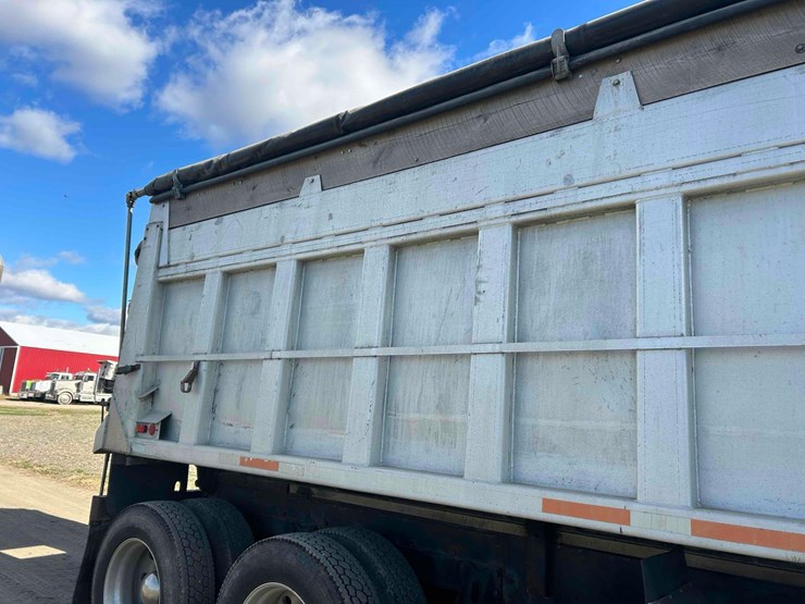 western-star-4964f-image-32