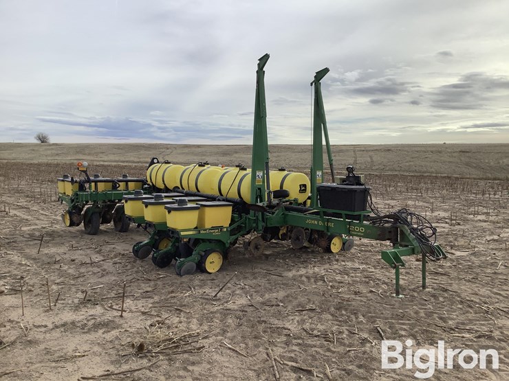 john-deere-7200-image-3