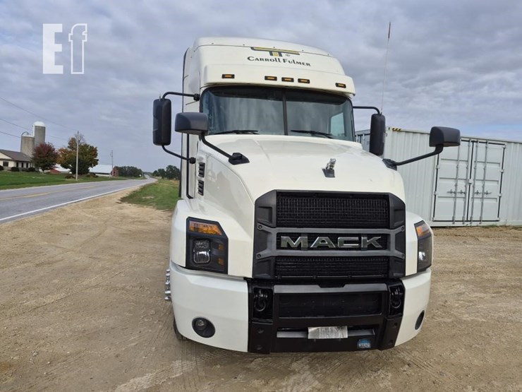 2024-mack-anthem-64t-image-4