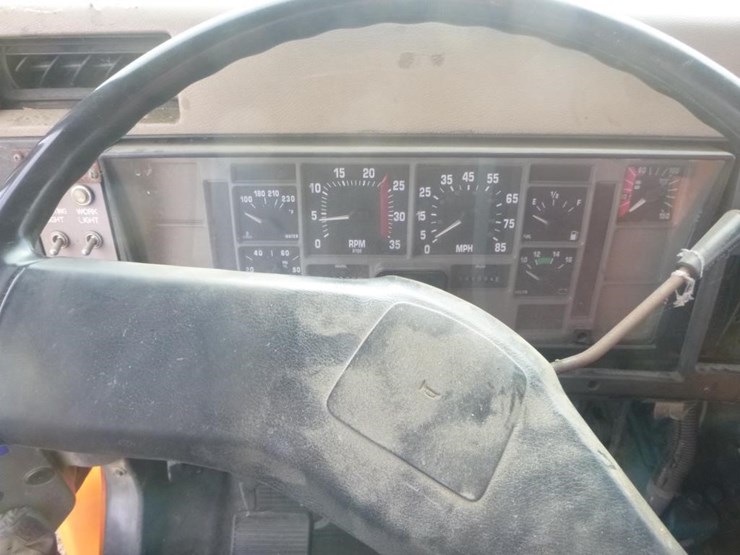 international-4700-image-13