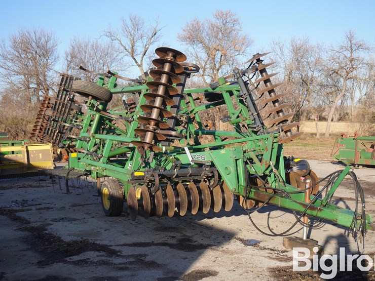 john-deere-726-image-3