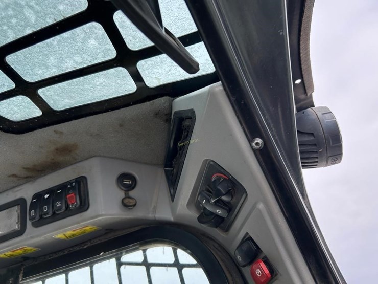 caterpillar-262d-image-12