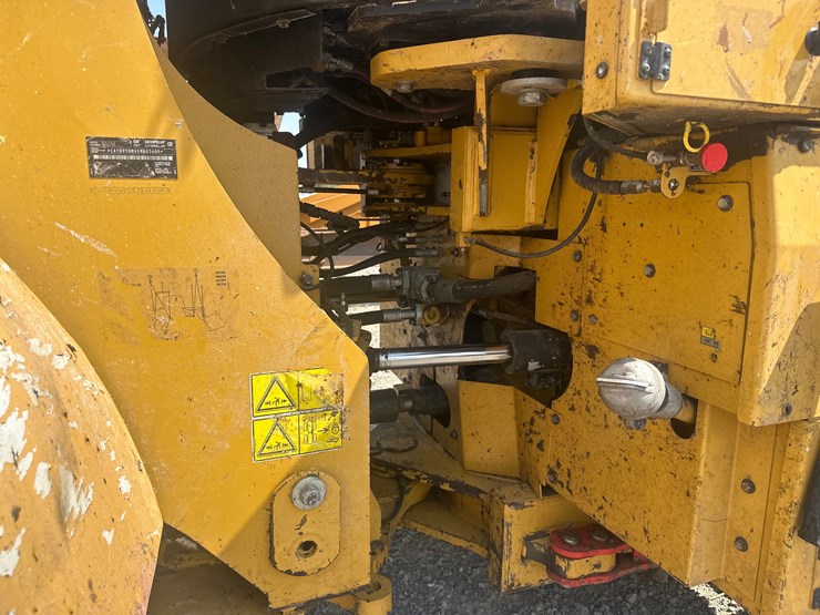 2016-caterpillar-950m-image-7