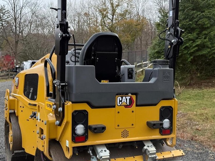 caterpillar-cb4.0-image-6